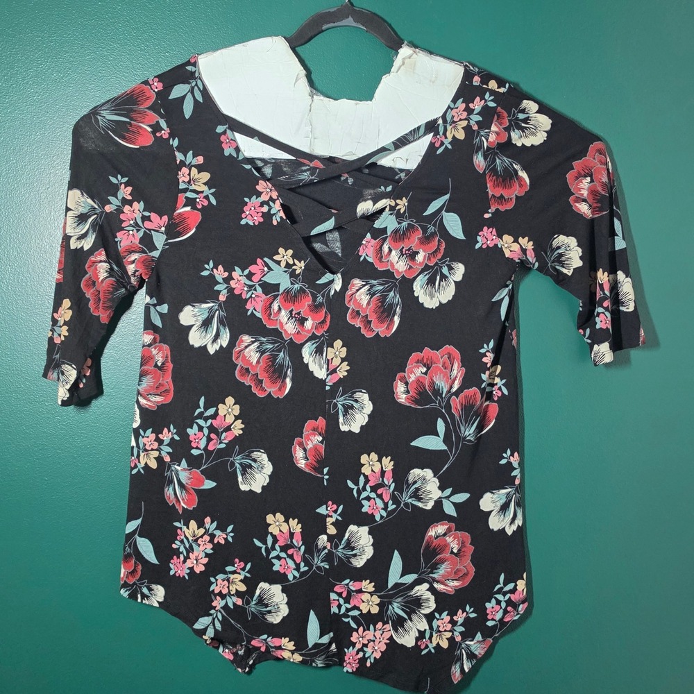 Floral Crisscross Back Top Black 3/4 Sleeve Knit Blouse High Low Hem